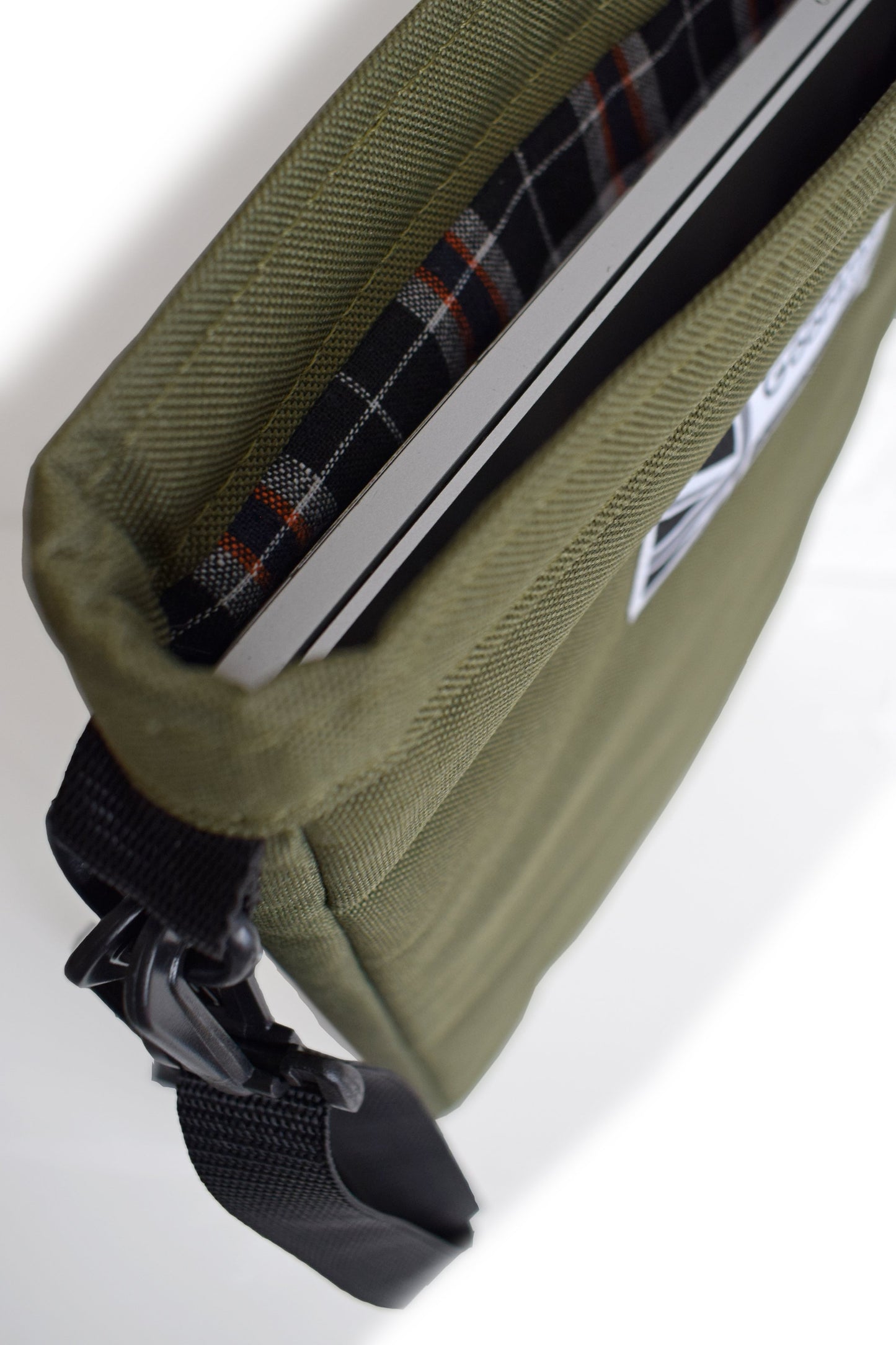 Laptop Carry Case 15.6 | OLIVE